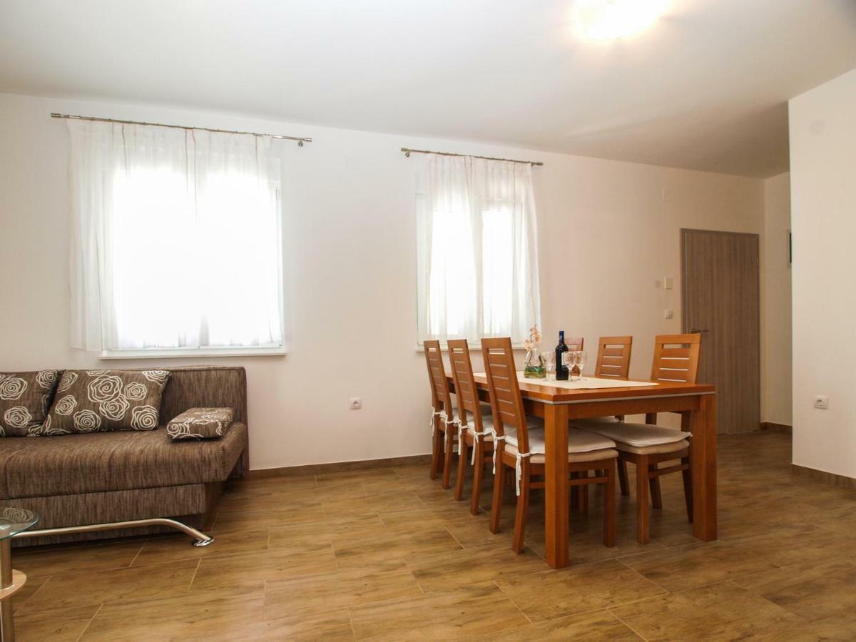 4 Stars Apartments-Pikula Fažana Exterior foto